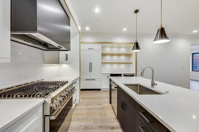 Foto del edificio - 4920 N Lincoln Ave