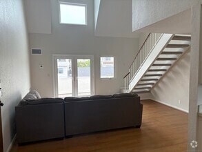 Building Photo - 374 Orange Ave