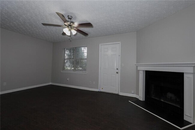 Building Photo - 7215 Crestside Dr