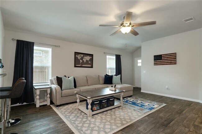 Foto del edificio - 104 Dunlin Ln