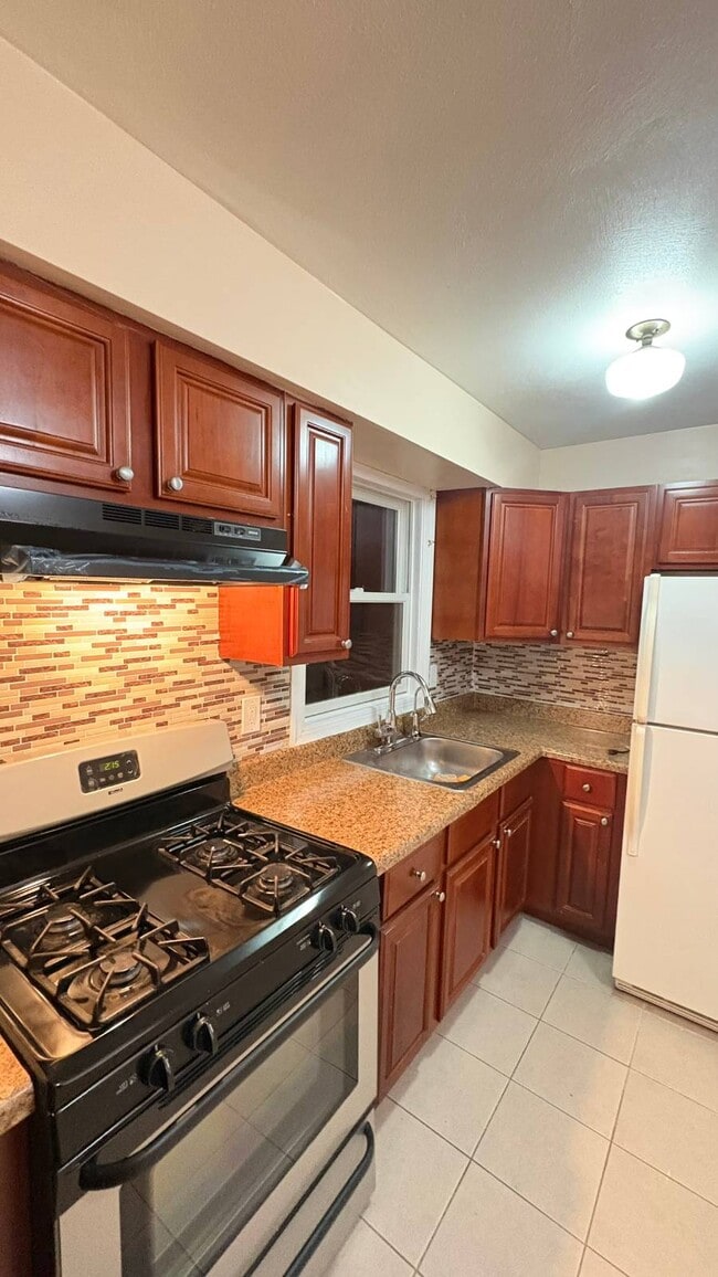 Foto del edificio - 105 Lucille Ave