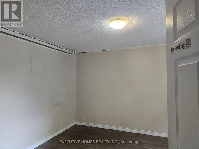 Building Photo - 234 Pellatt Ave