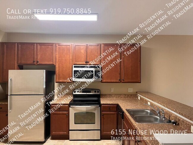Foto del edificio - 6155 Neuse Wood Dr