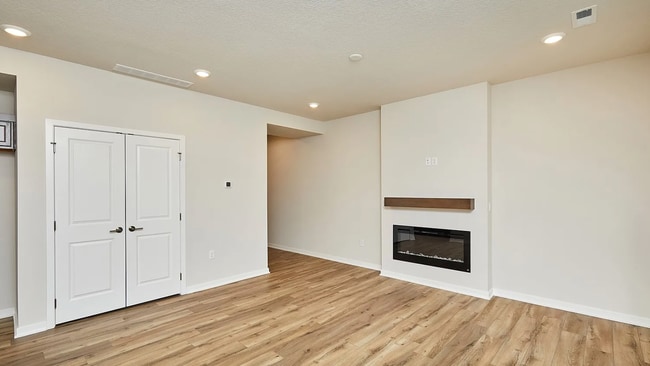 Building Photo - 617 Venice Ave
