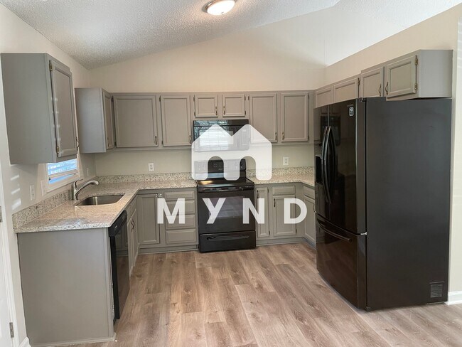 Building Photo - 832 Saint Andrews Pl