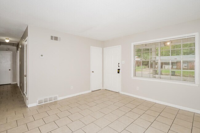 Foto del edificio - 2740 Dalewood Ave