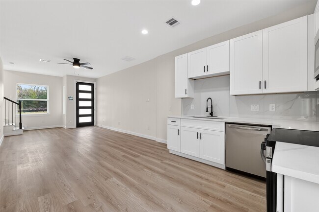 Foto del edificio - 5523 Haight St