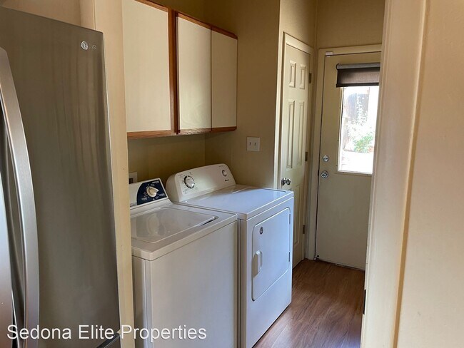 Building Photo - 3 br, 2 bath House - 355 CANYON DIABLO