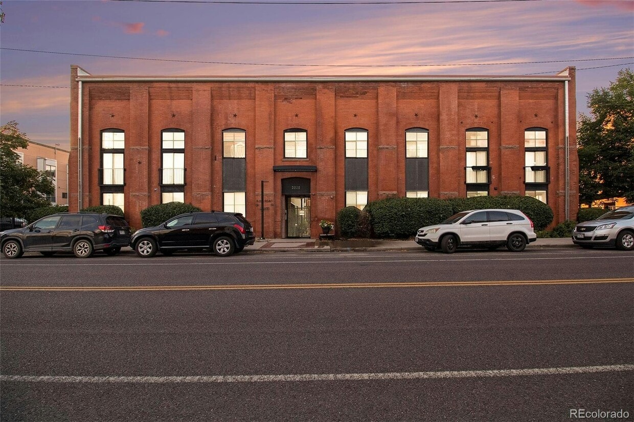 Photo - 3225 Blake Street