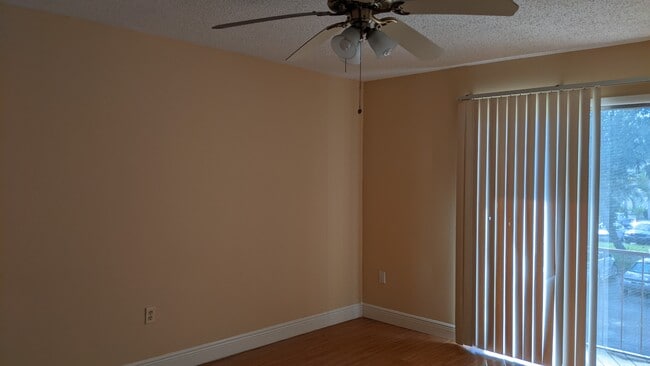 Master Bedroom - 538 Orange Dr