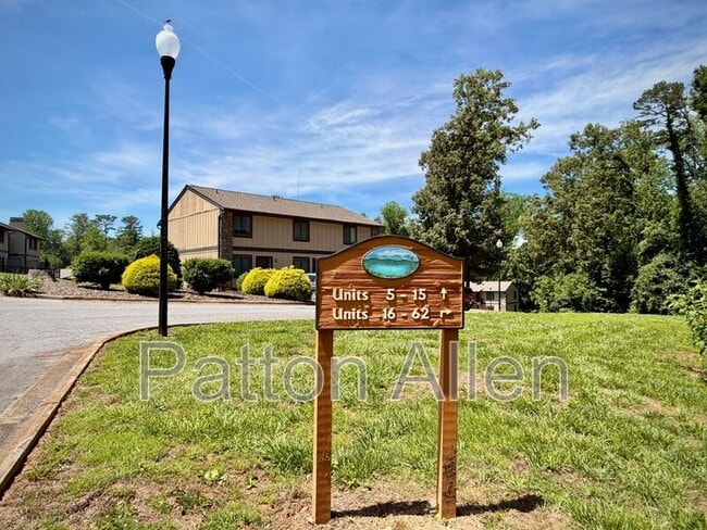 Foto del edificio - 4 Dawnwood Cir