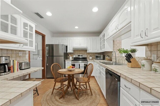 Foto del edificio - 8510 NW 8th St