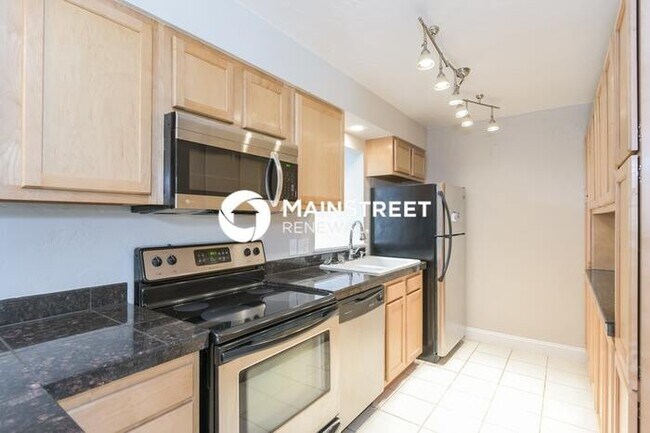 Foto del edificio - 3 Bedroom Pet-Friendly Home in DENVER, CO ...
