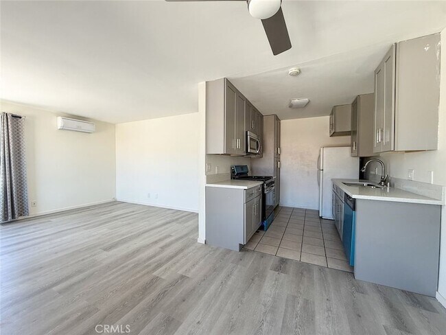 Foto del edificio - 5839 Bagley Ave