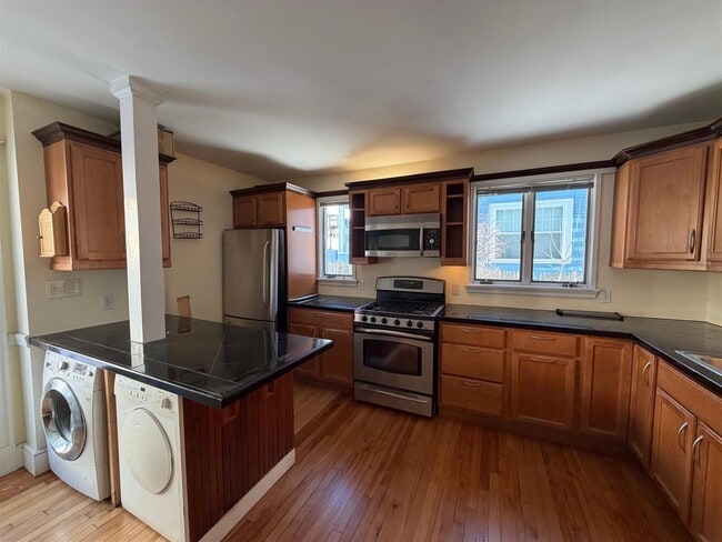 Building Photo - 67 Fairfax St