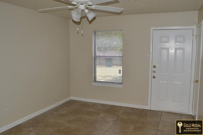 Foto del edificio - 4707 Westcliff Rd