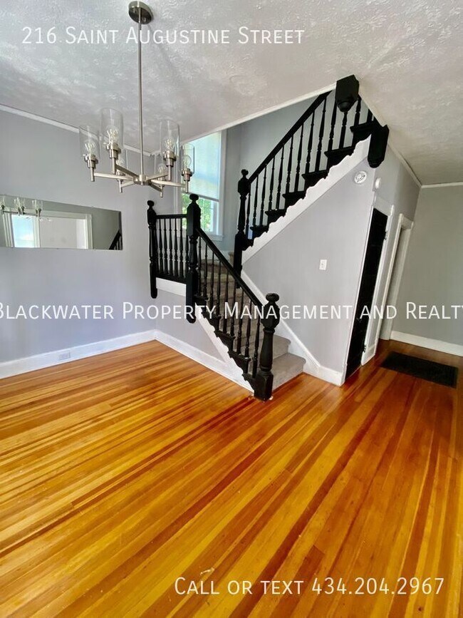 Building Photo - 216 St Augustine St