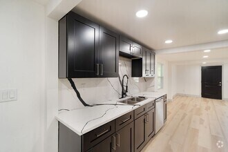 Building Photo - 516 5th Ave NE