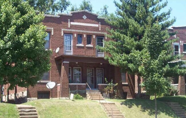 Building Photo - 5005 S Broadway