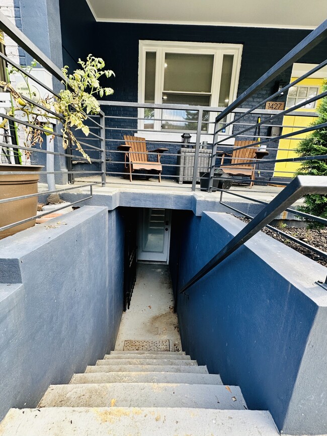 Building Photo - 1427 Parkwood Pl NW