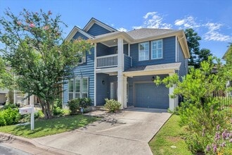 Building Photo - 629 12 Oaks Ln