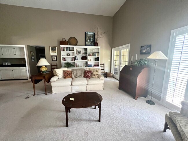 Building Photo - 1020 Embassy Row Way
