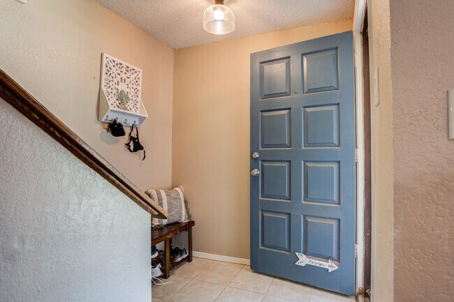 Foto del edificio - 8633 Knoxville Dr