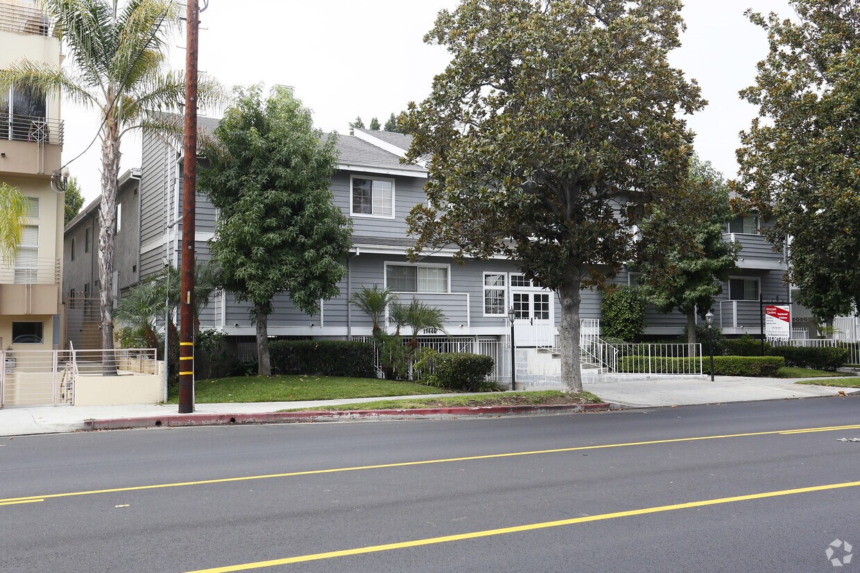 Primary Photo - 13444 Moorpark