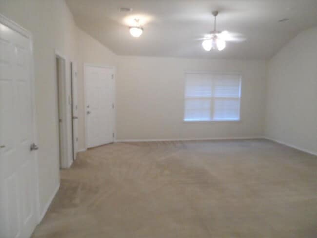 Building Photo - 3613 Ellis Ave