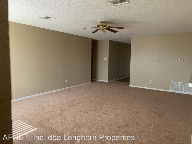 Foto del edificio - 4 br, 2 bath House - 4604 Hank Dr