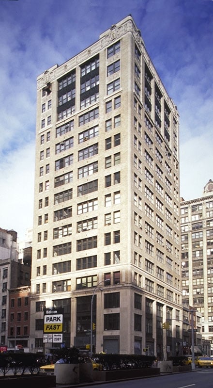 Building Photo - Huys