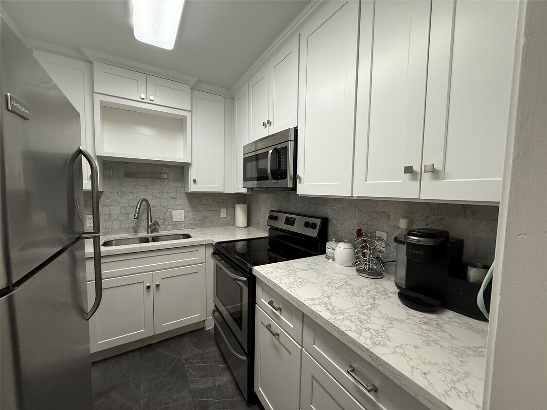 Primary Photo - 2601 Bellefontaine St