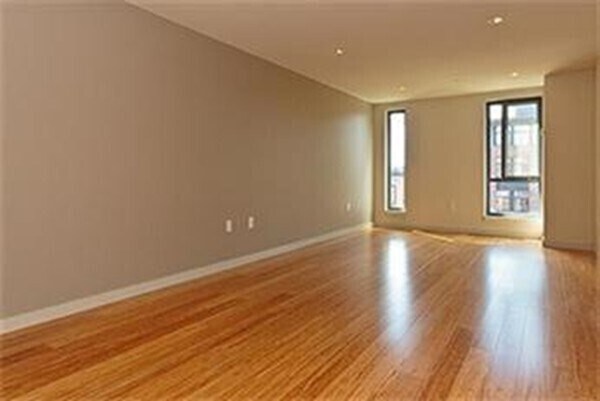 Foto del edificio - 691 Massachusetts Ave