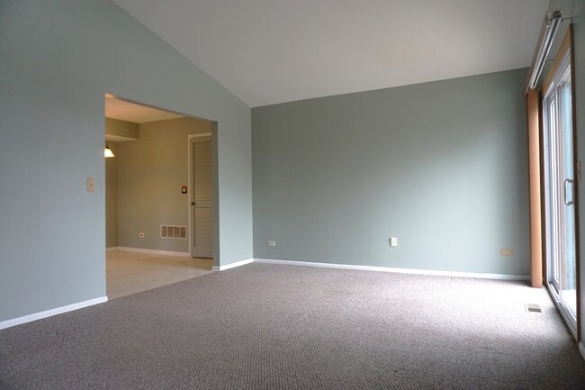Building Photo - 3055 Worcester Ln