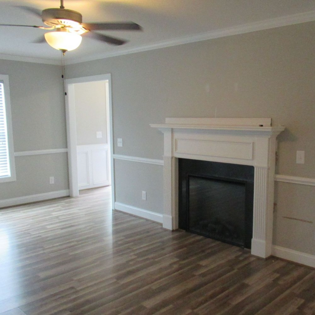 Building Photo - 124 Chandler Dr
