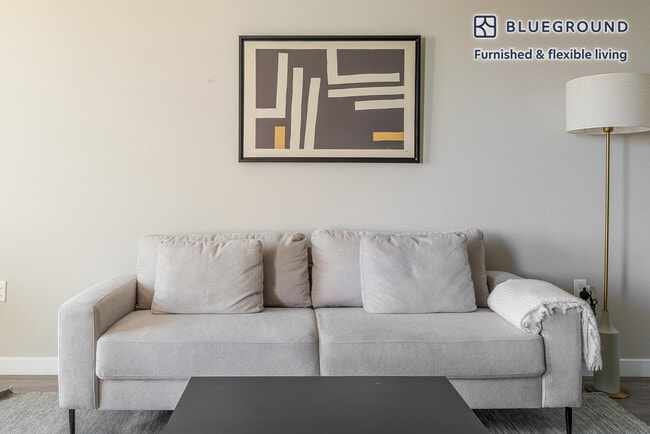 Foto del edificio - 3560 Rambla Pl