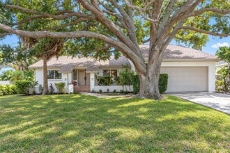 Building Photo - 630 Pinta Dr