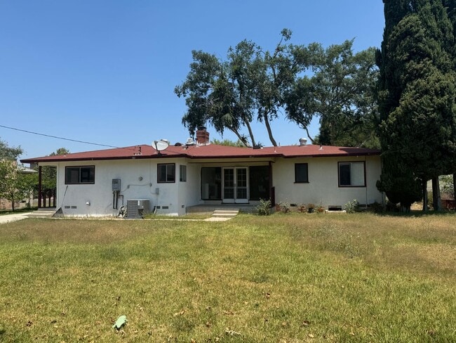 Building Photo - Alhambra 3 bedrooms, 2 baths single house