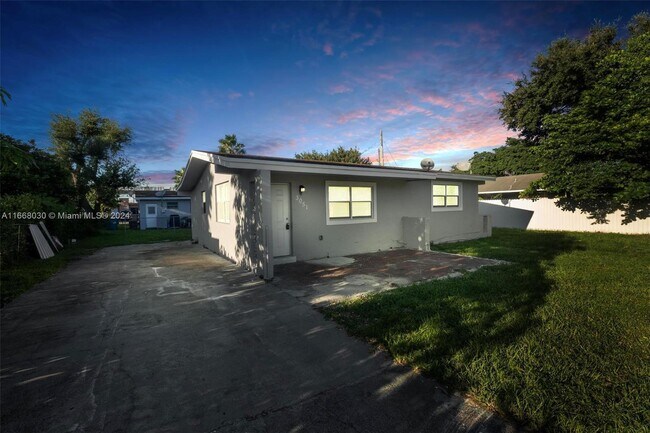 Building Photo - 3051 NW 77th St