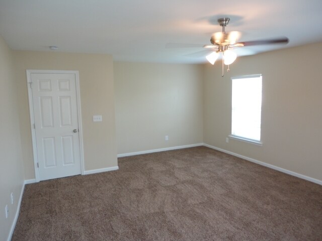 Building Photo - 238 Larktree Ln