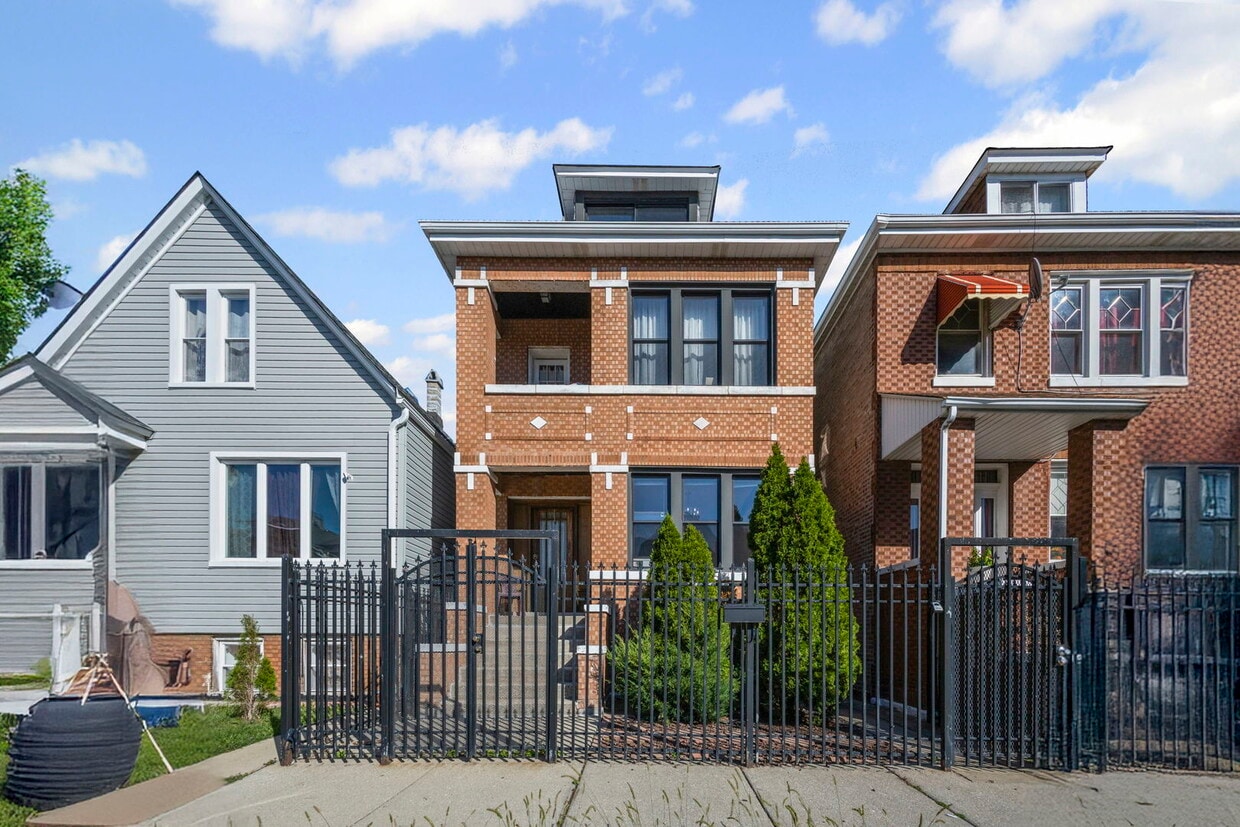 Primary Photo - 4537 S Richmond St