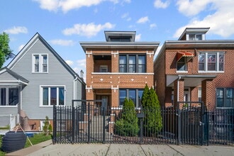 Building Photo - 4537 S Richmond St