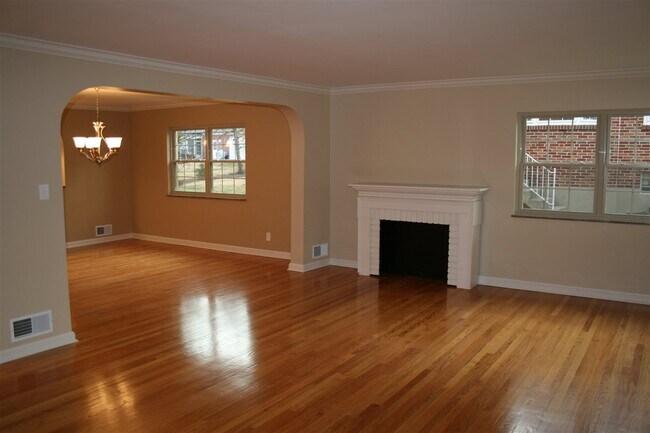 Foto del edificio - 8 Princeton Ave