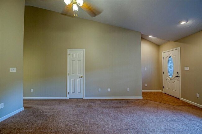 Building Photo - 122 Old Glade Mill Rd
