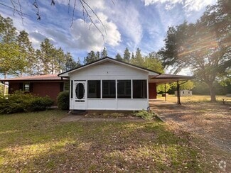 Building Photo - 825 Quewhiffle Rd