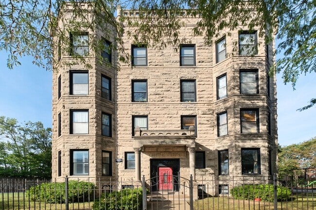 Building Photo - 4060 S Ellis Ave