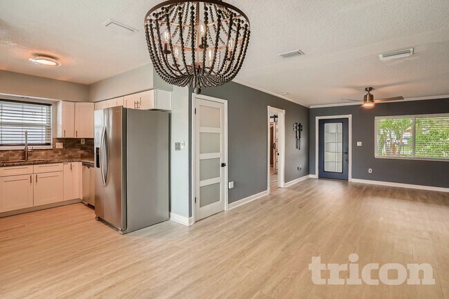 Foto del edificio - 2317 13th Ave SW