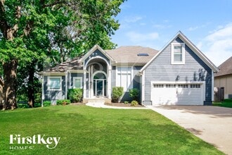 Building Photo - 15211 Maple St