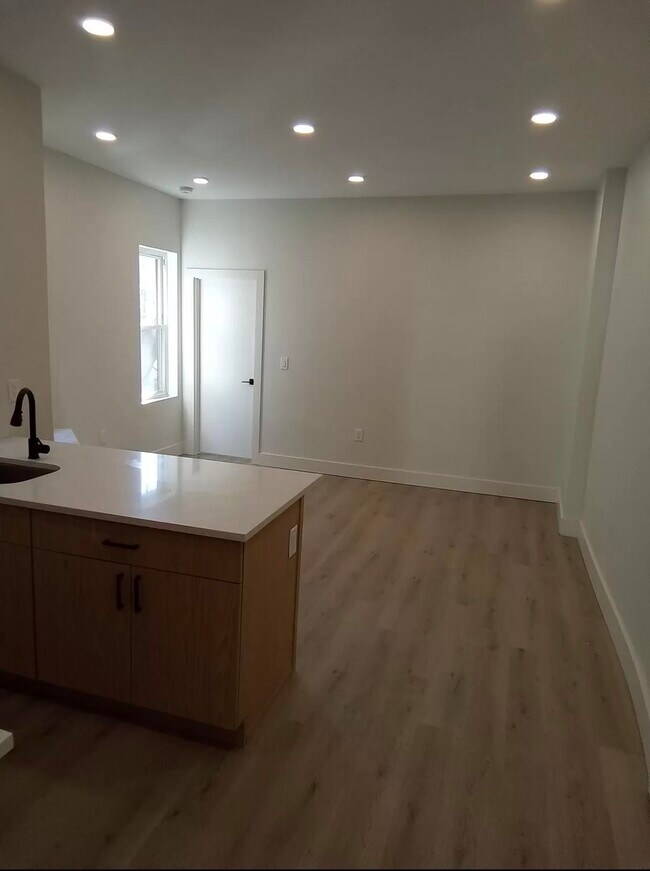 Foto del edificio - 530 West Side Ave