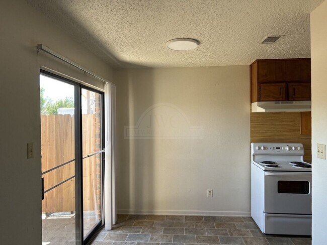 Foto del edificio - 3707 Hereford Ln